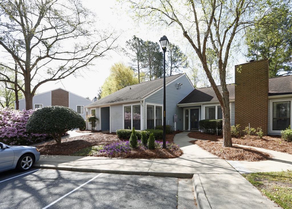 Oak Brook Apartments in Goldsboro, NC