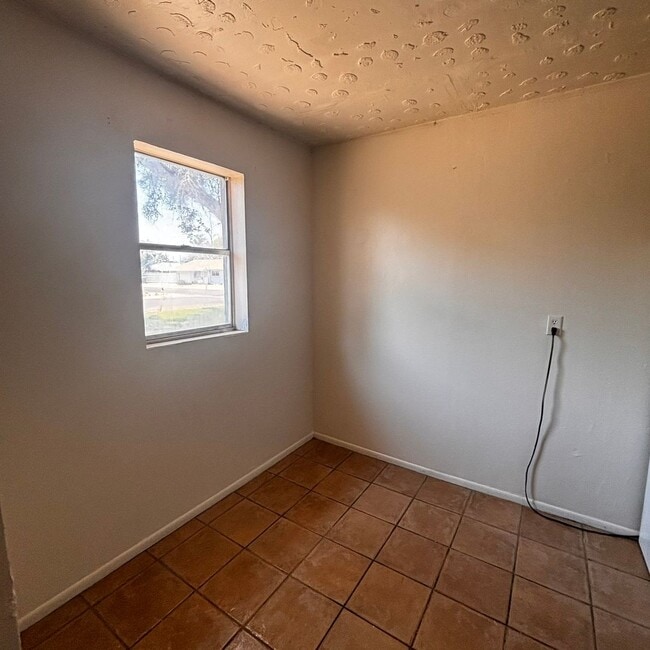 528 W Howe St in Tempe, AZ - Foto de edificio - Building Photo