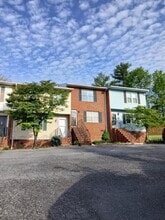 832 Vine St in Harrisonburg, VA - Building Photo - Building Photo