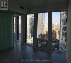 60-2160 Shuter St in Toronto, ON - Building Photo - Building Photo