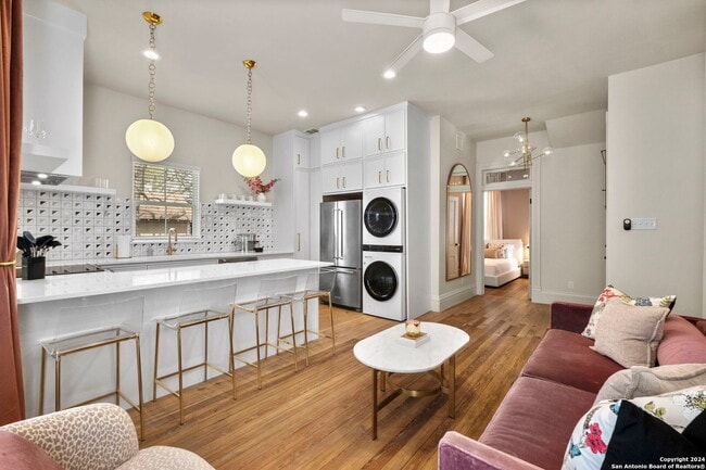 201 E Carson St, Unit 201 E Carson St Unit 1 ,