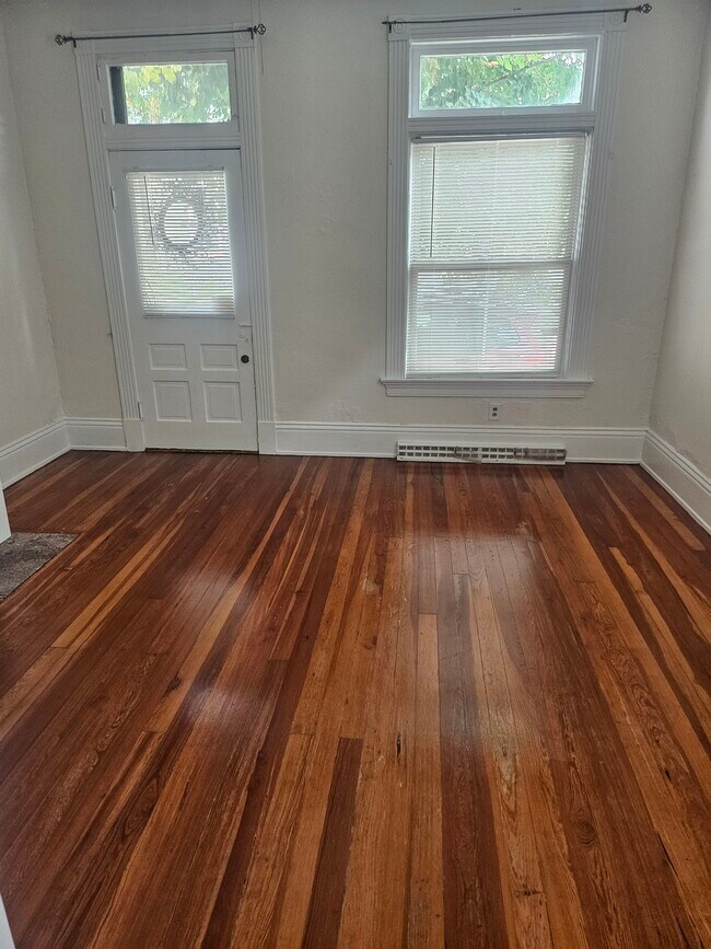 965 Hatch St, Unit 1 in Cincinnati, OH - Foto de edificio - Building Photo