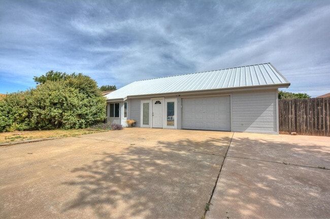 4816 61st St in Lubbock, TX - Building Photo - Building Photo