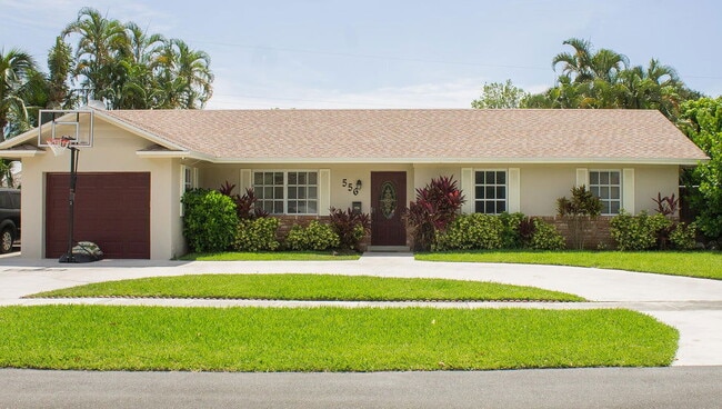 556 NW 15th Ct