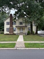 19 Essex Ave, Unit 4 in Metuchen, NJ - Building Photo
