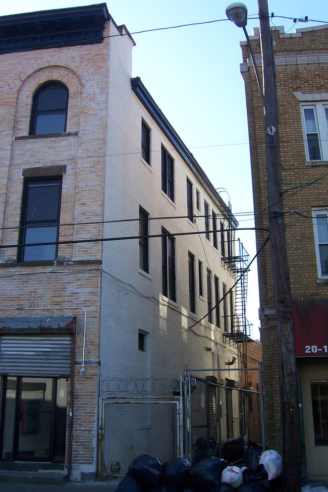 20-05 Cornaga Ave in Far Rockaway, NY - Building Photo - Building Photo