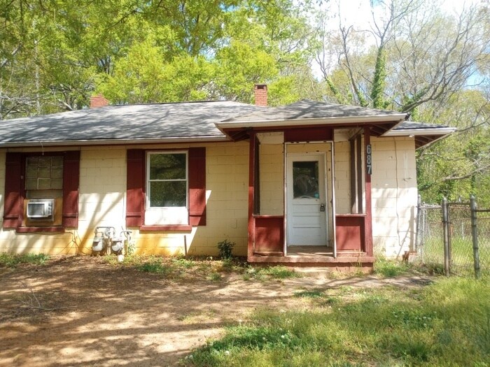 687 Beaumont Ave in Spartanburg, SC - Building Photo