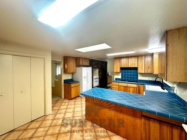 13460 S Hills Dr in Reno, NV - Building Photo - Building Photo