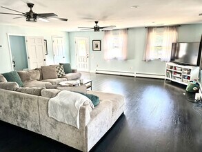 14386 Calvert St in Solomons, MD - Building Photo - Building Photo