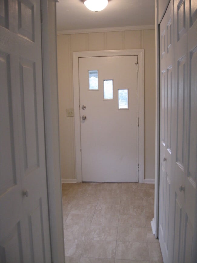 8708 Tidewater Dr in Norfolk, VA - Building Photo - Building Photo