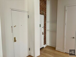 BEDFORD AVENUE in Brooklyn, NY - Foto de edificio - Building Photo