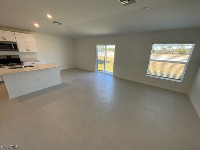 17236 Cantu Ct in North Fort Myers, FL - Building Photo - Building Photo