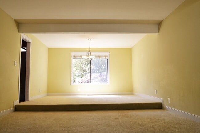 13509 SE 59th St in Bellevue, WA - Building Photo - Building Photo