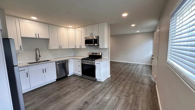 property at 178 W Los Angeles Dr