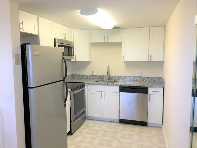 551 SW 135th Ave in Pembroke Pines, FL - Building Photo - Building Photo