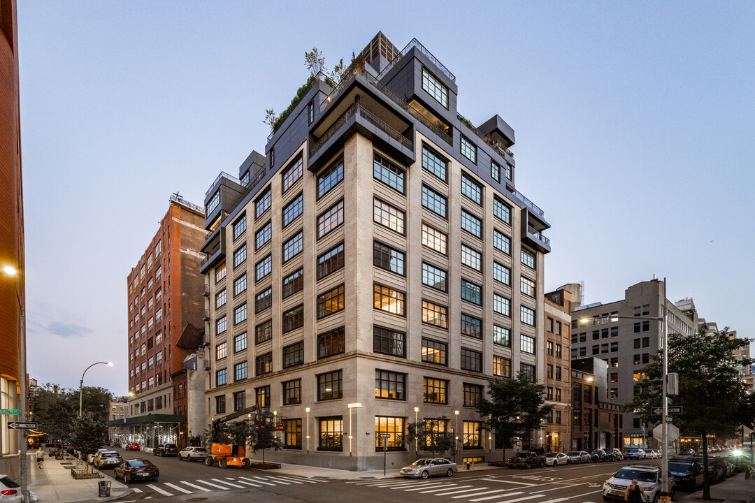 90 Morton St in New York, NY - Building Photo