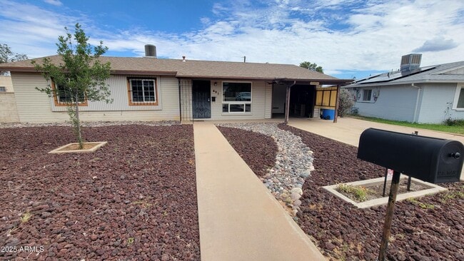 property at 601 Cll Del Sud