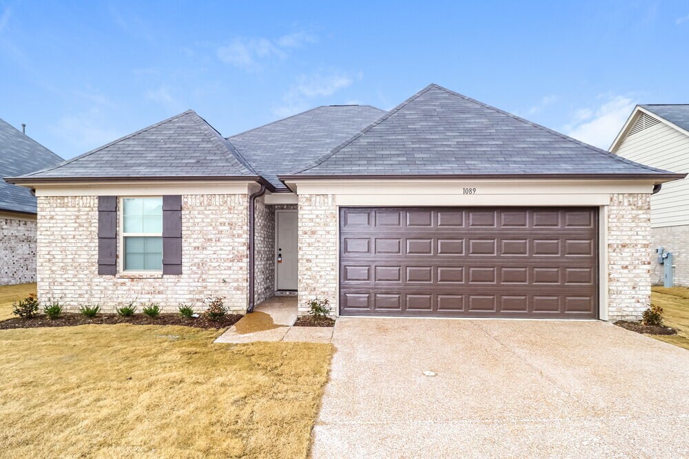 1083 Carib Loop W in Cordova, TN - Foto de edificio