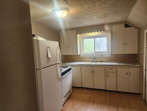 401 E Hines St in Midland, MI - Building Photo - Building Photo