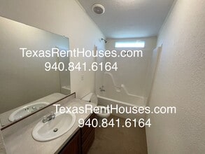 8401 Bobby Point Rd in Wichita Falls, TX - Building Photo - Building Photo