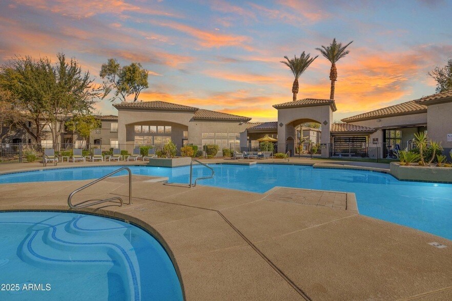 17374 N 89th Ave, Unit A1 in Peoria, AZ - Building Photo