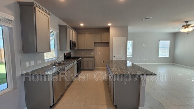 200 Doc Johns Dr in Hutto, TX - Building Photo - Building Photo