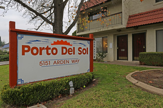 Hacienda Del Sol Apartments in Carmichael, CA - Foto de edificio - Building Photo