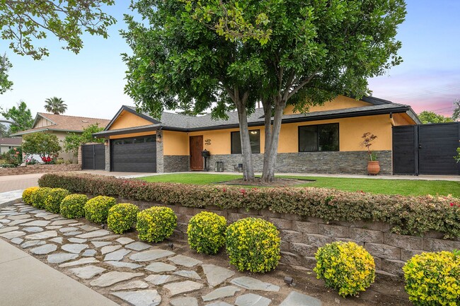 property at 724 E Cypress Ave