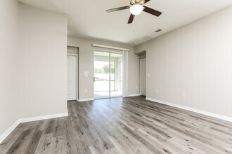 5755 Coquyt Dr in Mount Dora, FL - Building Photo - Building Photo