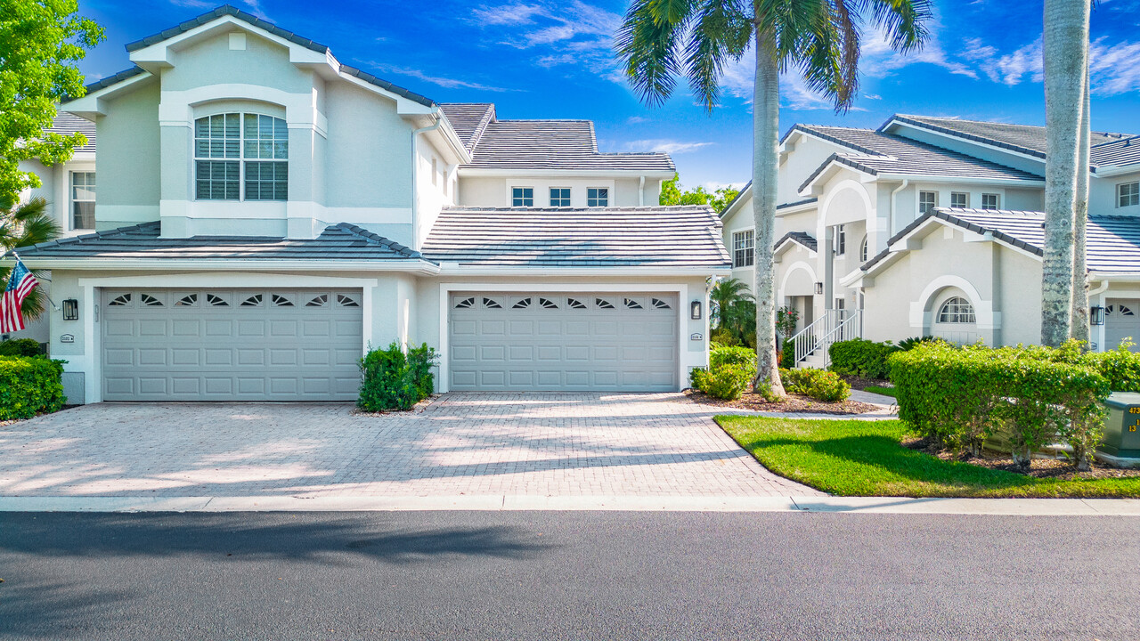 6040 Pinnacle Ln in Naples, FL - Foto de edificio