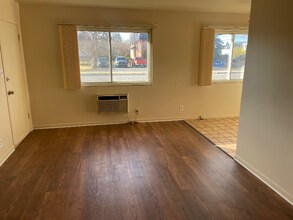 125 Arcola St in Inkster, MI - Building Photo - Building Photo