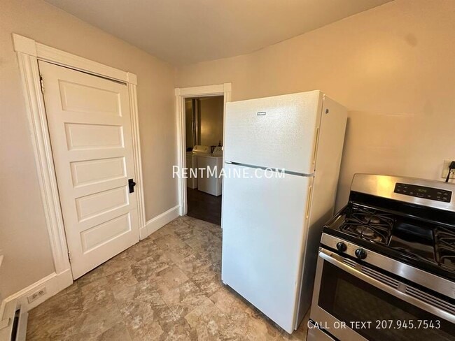 99 Sanford St in Bangor, ME - Building Photo - Building Photo