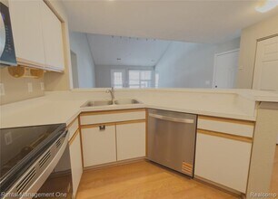 1341 Millbrook Trail in Ann Arbor, MI - Building Photo - Building Photo