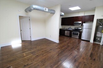 1034 N Ashland Ave in Chicago, IL - Building Photo - Building Photo