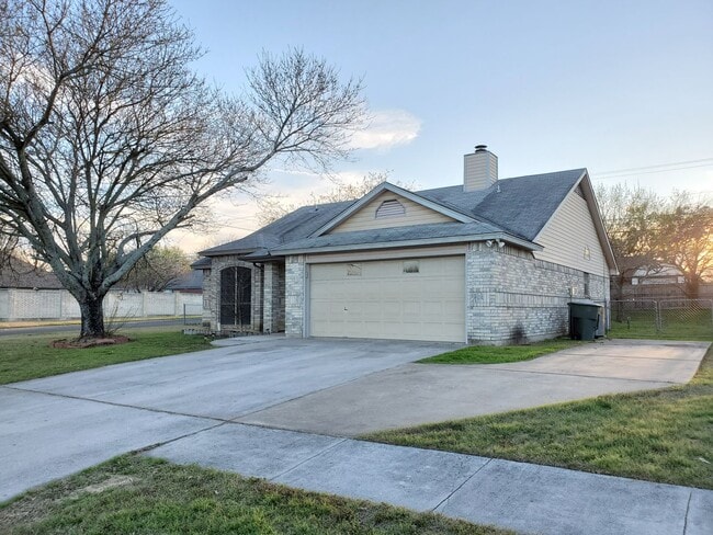 property at 4714 Mesa Dr