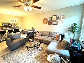 3307 Wyndham Cir, Unit 1168 in Alexandria, VA - Building Photo