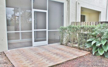 9105 Tremezzo Ln in Boynton Beach, FL - Building Photo - Building Photo