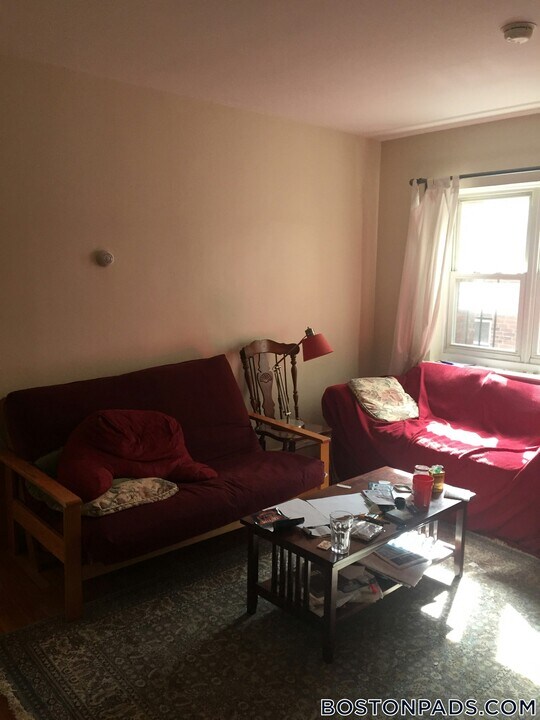 67 Chiswick Rd in Boston, MA - Foto de edificio