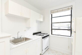 2338 N Spaulding Ave in Chicago, IL - Building Photo - Building Photo