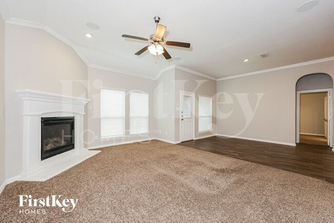 3213 Charing Cross Rd in Midlothian, TX - Foto de edificio - Building Photo