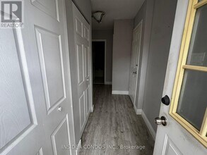 49 Doncaster Dr in Brampton, ON - Building Photo - Building Photo