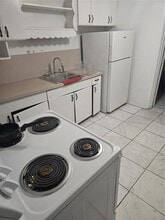 2215 Fillmore St, Unit B in Hollywood, FL - Building Photo - Building Photo