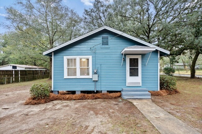 property at 1700 Northview Dr