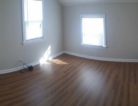 5536 Dalewood Ave in Maple Heights, OH - Building Photo - Building Photo