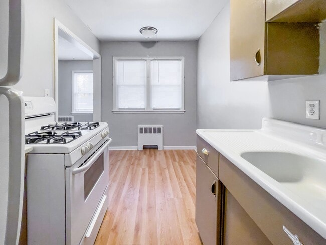 1518 W Main St in Muncie, IN - Foto de edificio - Building Photo