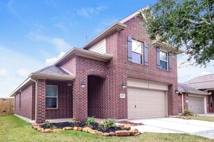 5326 Rio Dr in Baytown, TX - Building Photo