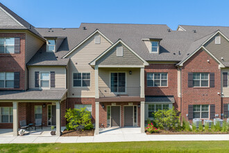 Shelby Pointe Village in Shelby Township, MI - Building Photo - Building Photo