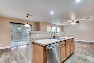 140 Springtree Pkwy in Cibolo, TX - Building Photo - Building Photo