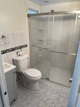 114 Pilgrim Pl, Unit 2 in Valley Stream, NY - Foto de edificio - Building Photo