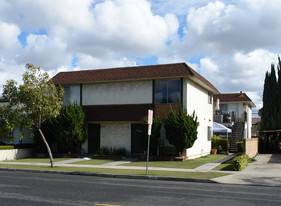 10792-10798 Walnut St Apartments